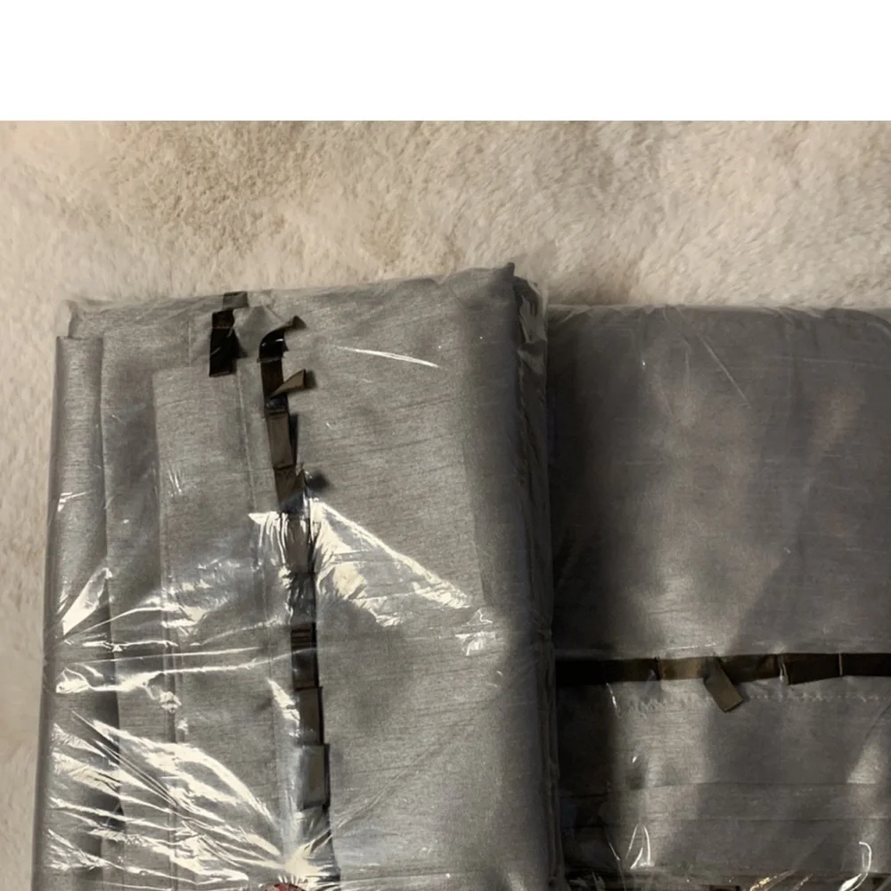 Duvet Silver 5 pc set Park Ave collection Duvet, two pillows shams 2 cur…